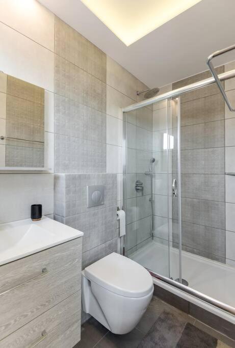 Penthouse Suite In The City Center Солун Екстериор снимка