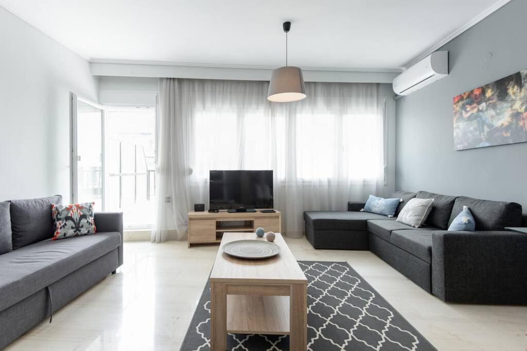 Penthouse Suite In The City Center Солун Екстериор снимка