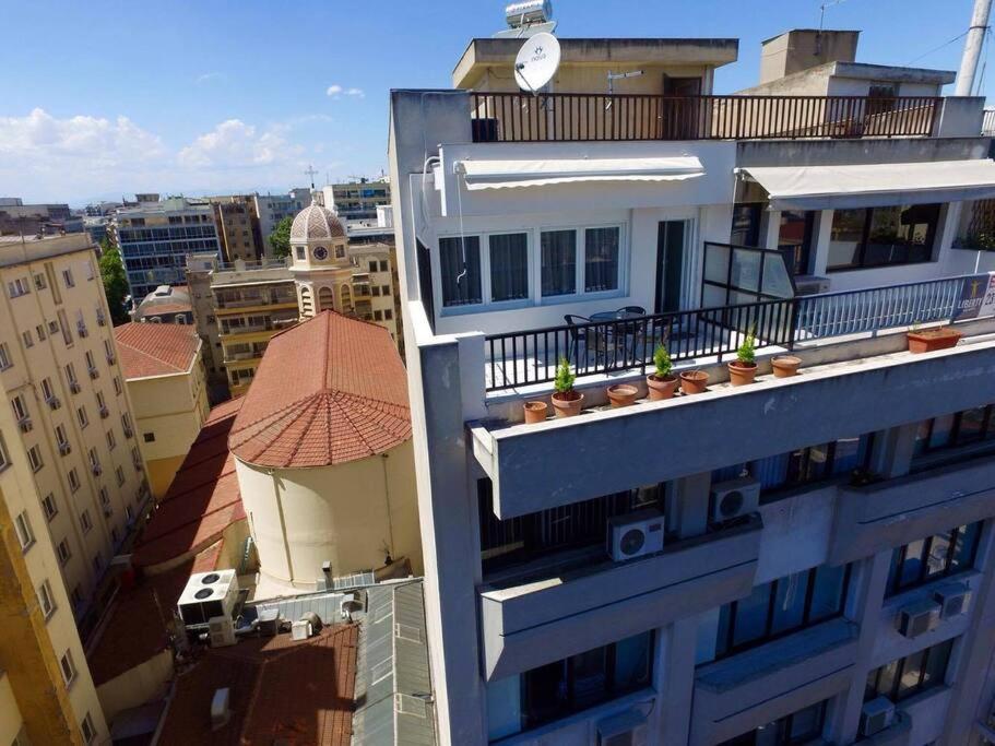 Penthouse Suite In The City Center Солун Екстериор снимка